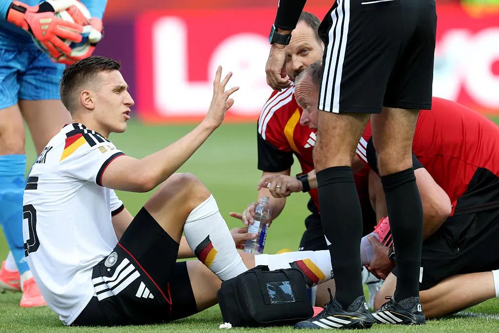 Eleven fit bodies, ninet vs Germany's medical tent b