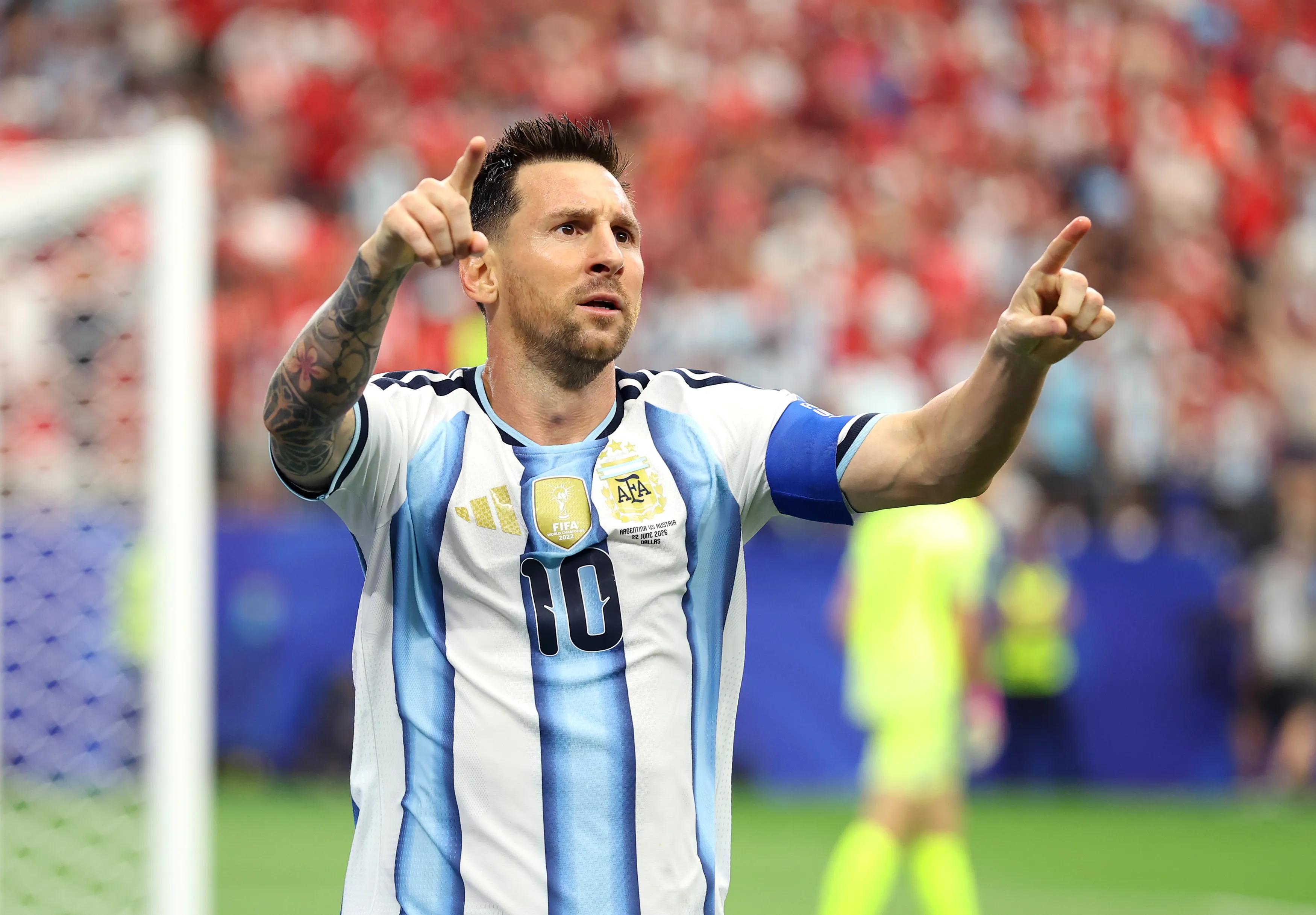 Der Bomber's shadow in a vs Germany's final-night br